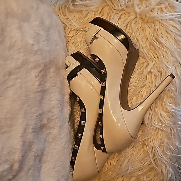 Jessica Simpson Heels - Picture 6 of 8